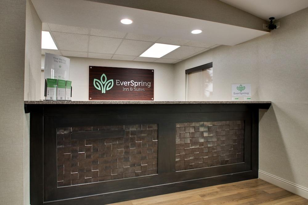 Everspring Inn & Suites Oskaloosa Zewnętrze zdjęcie