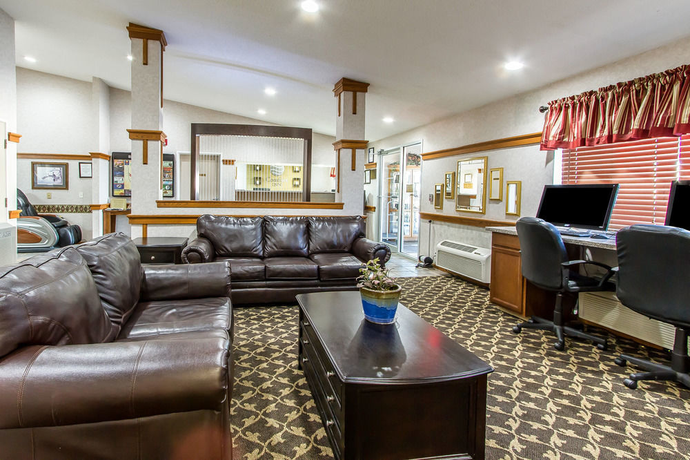 Everspring Inn & Suites Oskaloosa Zewnętrze zdjęcie