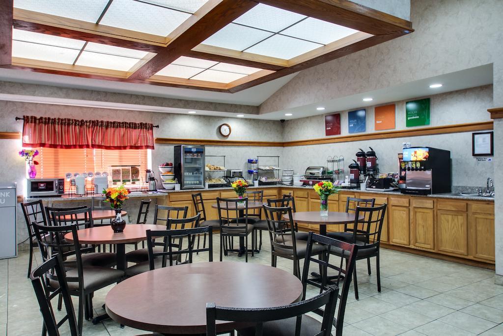 Everspring Inn & Suites Oskaloosa Zewnętrze zdjęcie
